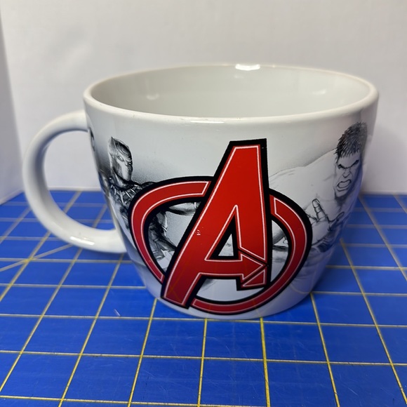 Marvel Avengers Action Heroes Large 20 ounce Mug Soup Mug Hulk Iron Man - Picture 1 of 6